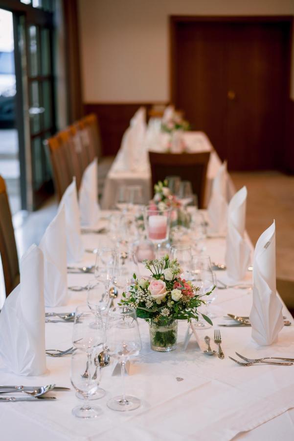 Gasthof-Restaurant Kollar Goebl ドイチュランツベルク エクステリア 写真
